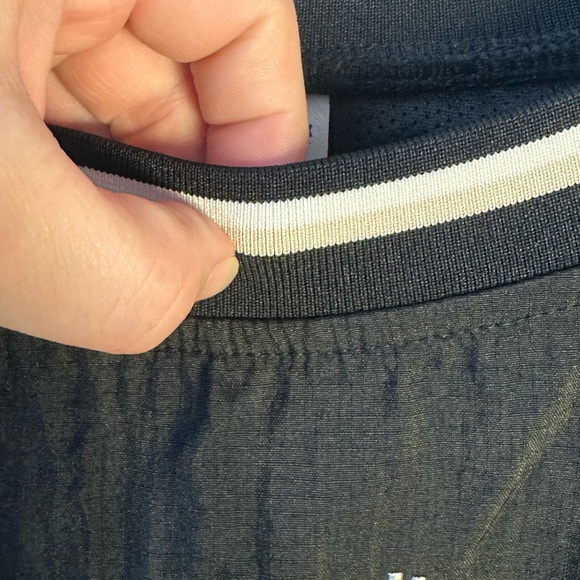 Reebok women’s vector pullover - Picture 8 of 9